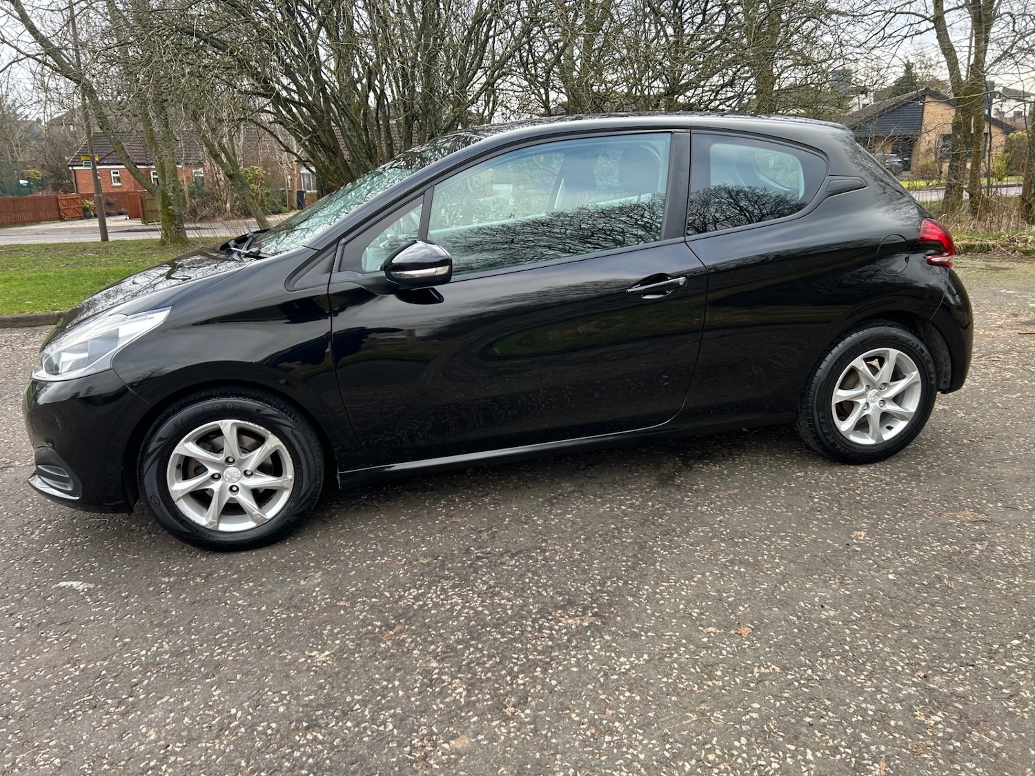 Used Peugeot 208 2015 for sale - 77742846: Photo 3