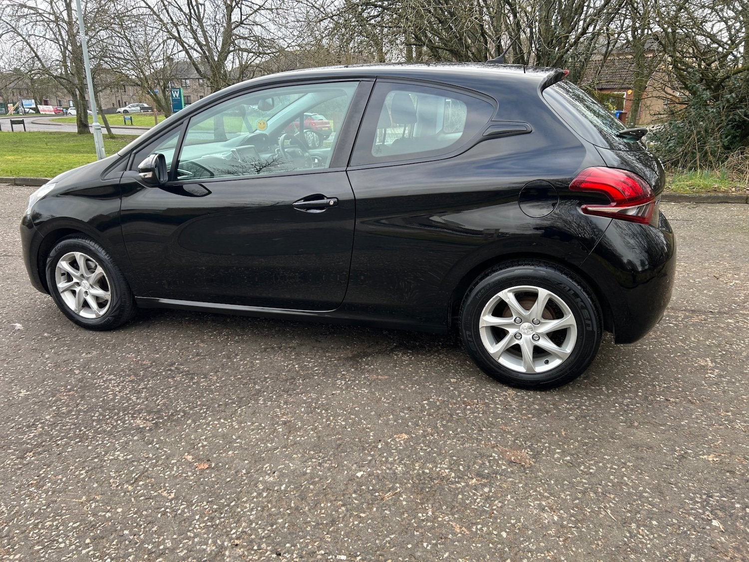Used Peugeot 208 2015 for sale - 77742846: Photo 4