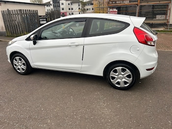 Used Ford Fiesta 2013 for sale - 76272677: Photo 4