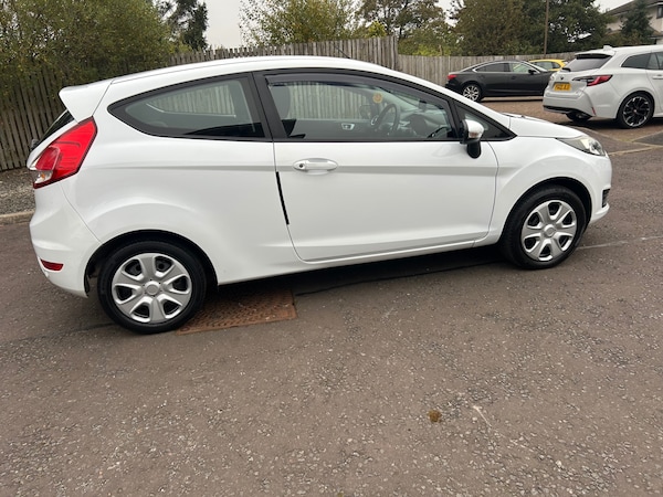 Used Ford Fiesta 2013 for sale - 76272677: Photo 5