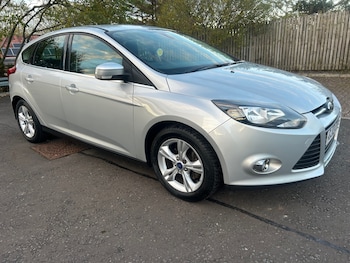 2013 (13) - 1.6 Zetec 5dr