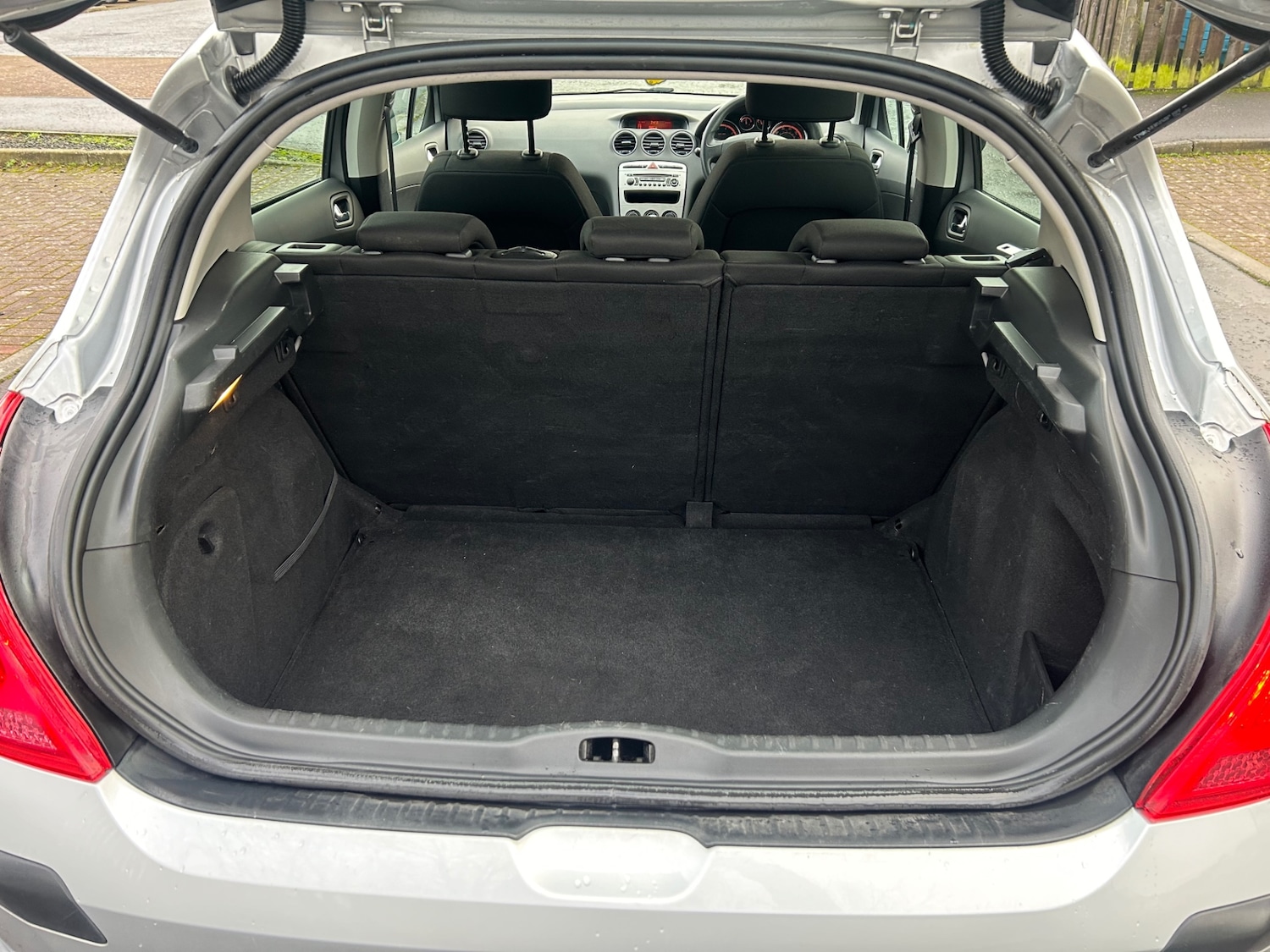 Used Peugeot 308 2010 for sale - 76946091: Photo 11