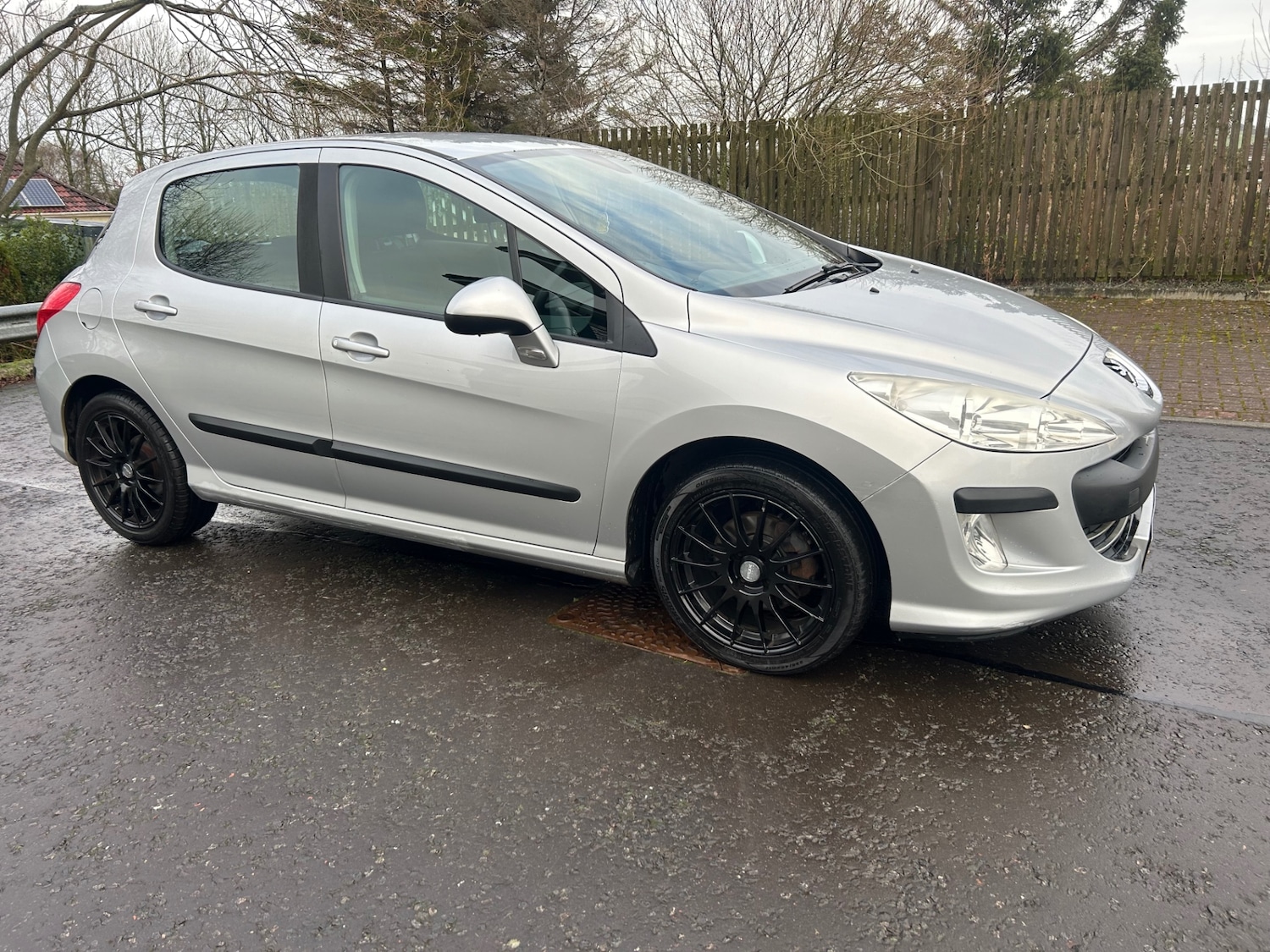 Used Peugeot 308 2010 for sale - 76946091: Photo 2