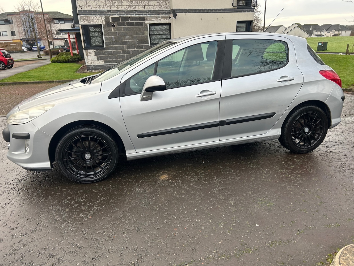 Used Peugeot 308 2010 for sale - 76946091: Photo 3