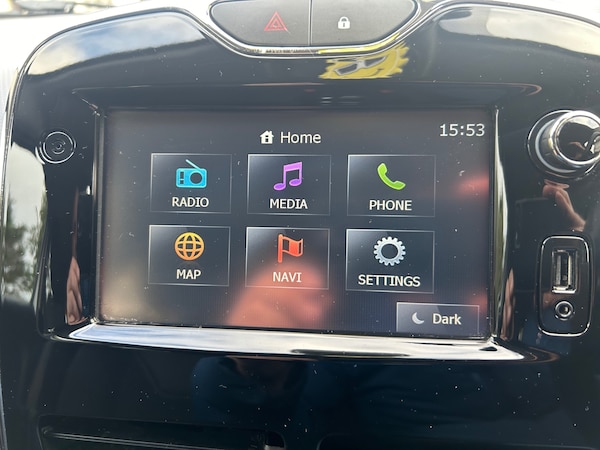 Used Renault Clio 2015 for sale - 76233898: Photo 12