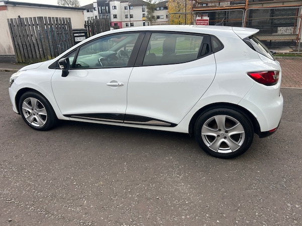 Used Renault Clio 2015 for sale - 76233898: Photo 4