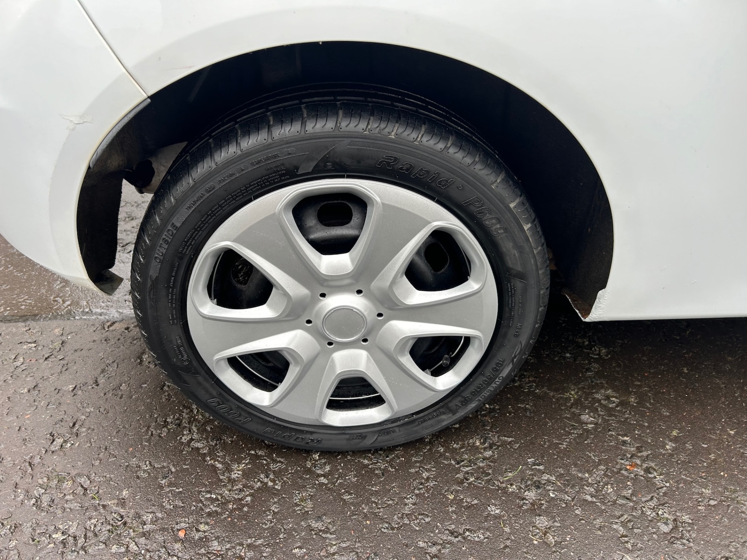 Used Ford Fiesta 2011 for sale - 76476701: Photo 8