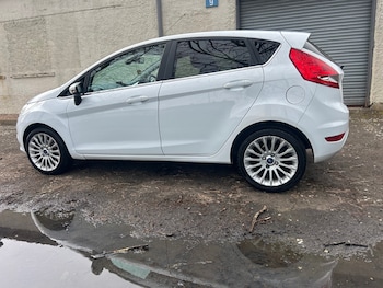 Used Ford Fiesta 2011 for sale - 78040570: Photo