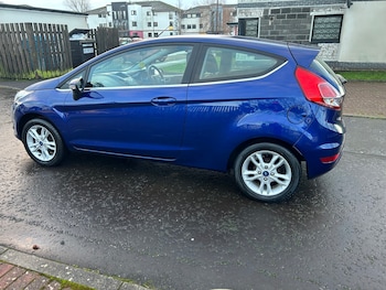 Used Ford Fiesta 2015 for sale - 77025327: Photo