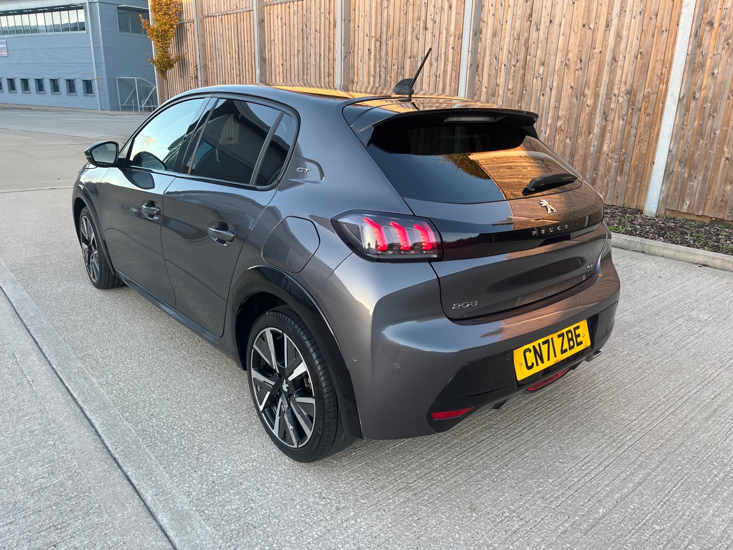 Used Peugeot 208 2021 for sale - 76378887: Photo 2