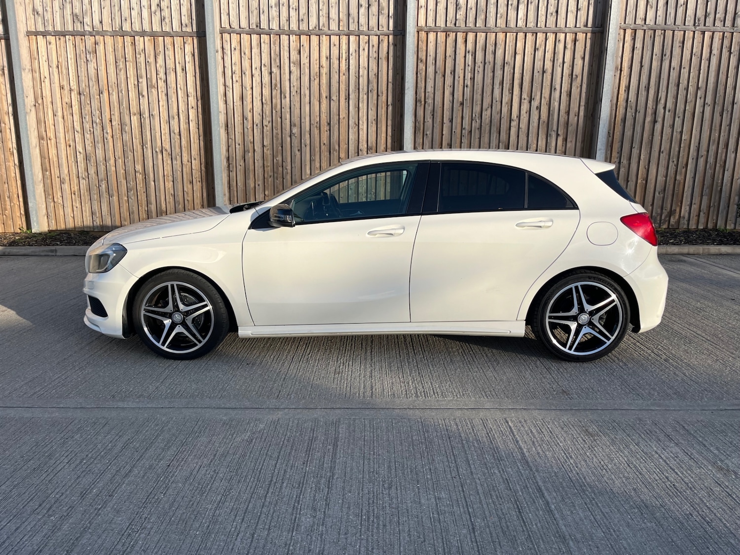 Used Mercedes-Benz A-Class 2014 for sale - 77032379: Photo 2