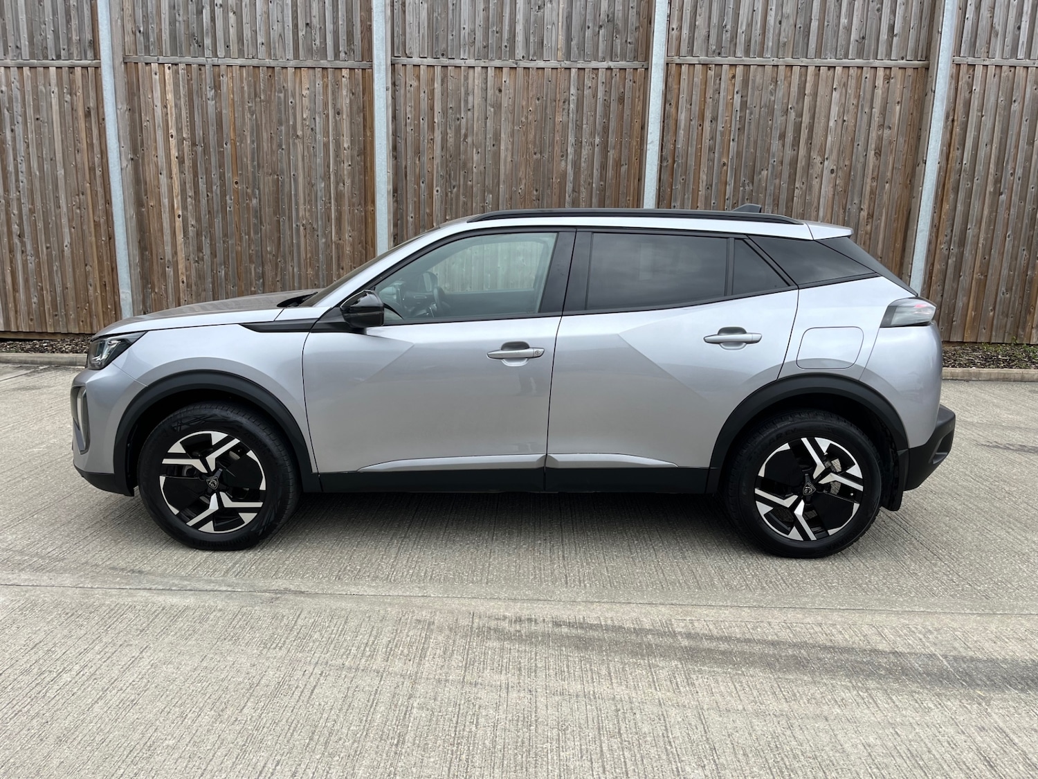 Used Peugeot 2008 2023 for sale - 78001525: Photo 2