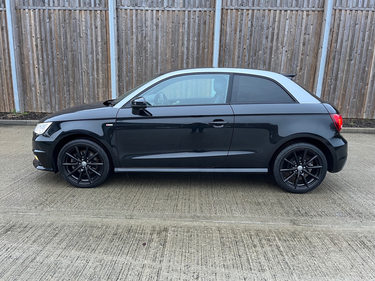Used Audi A1 2018 for sale - 77245174: Photo 2