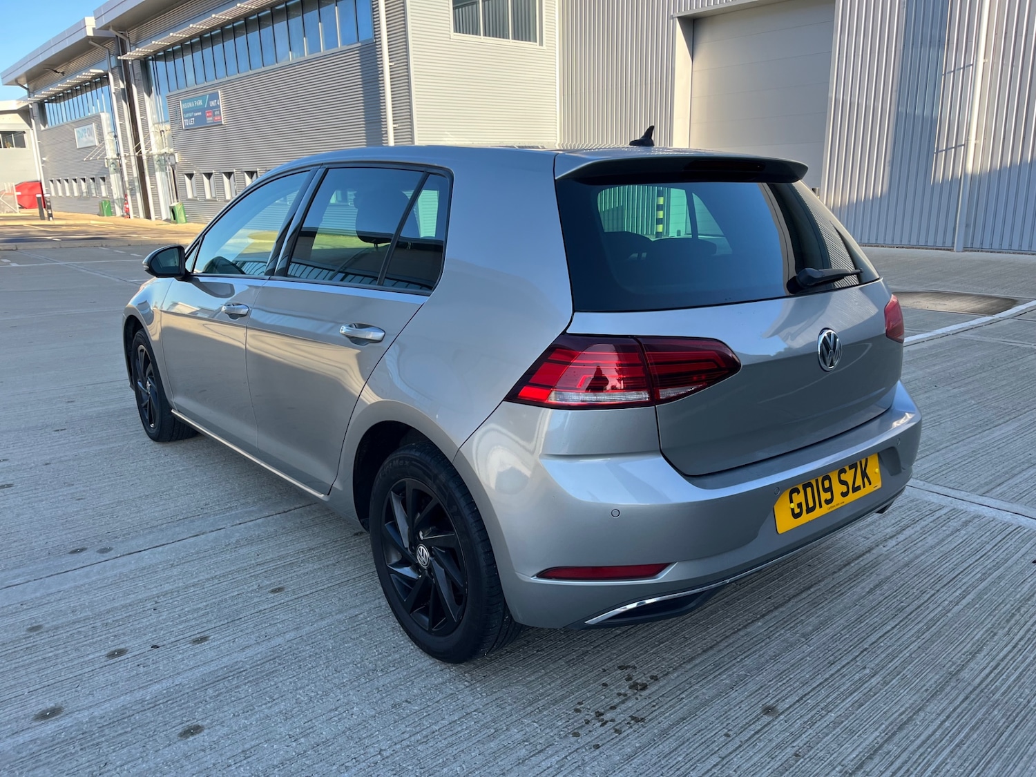 Used Volkswagen Golf 2019 for sale - 76757926: Photo 3