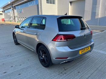 Used Volkswagen Golf 2019 for sale - 76757926: Photo