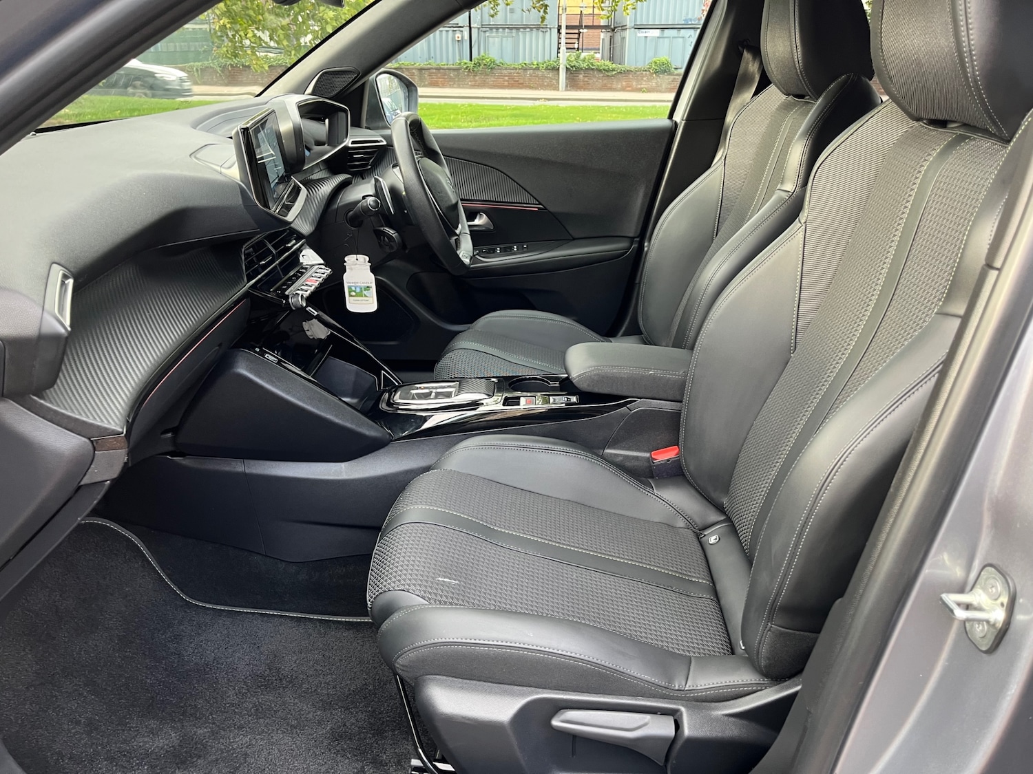 Used Peugeot 2008 2023 for sale - 75980977: Photo 13