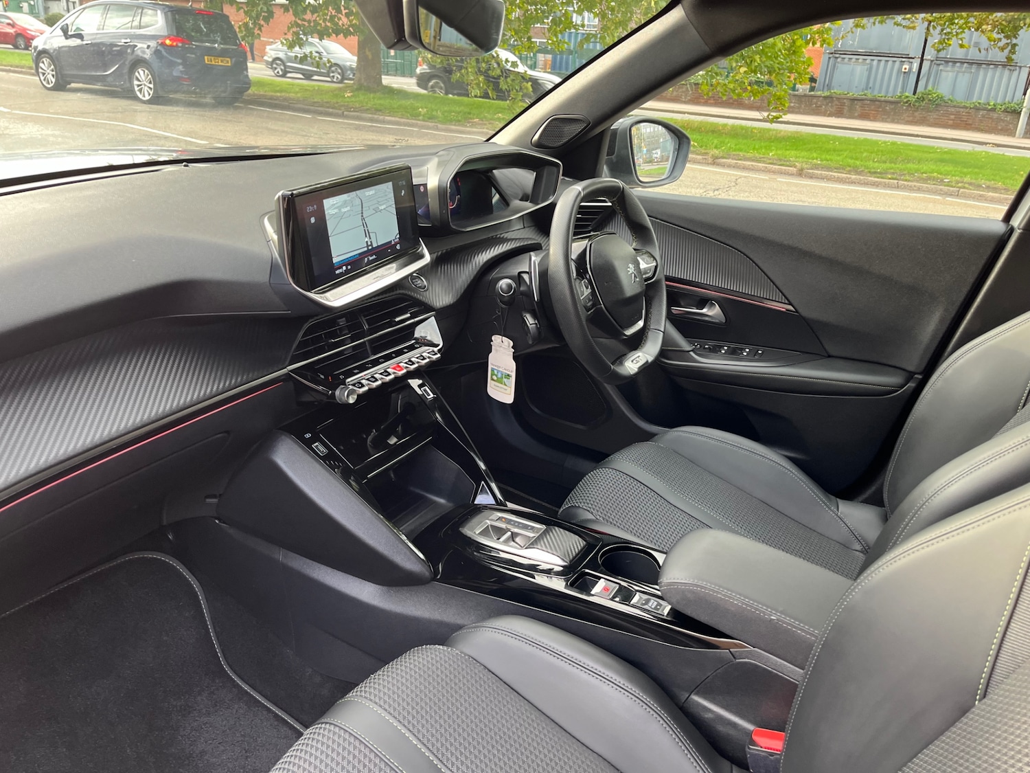 Used Peugeot 2008 2023 for sale - 75980977: Photo 15