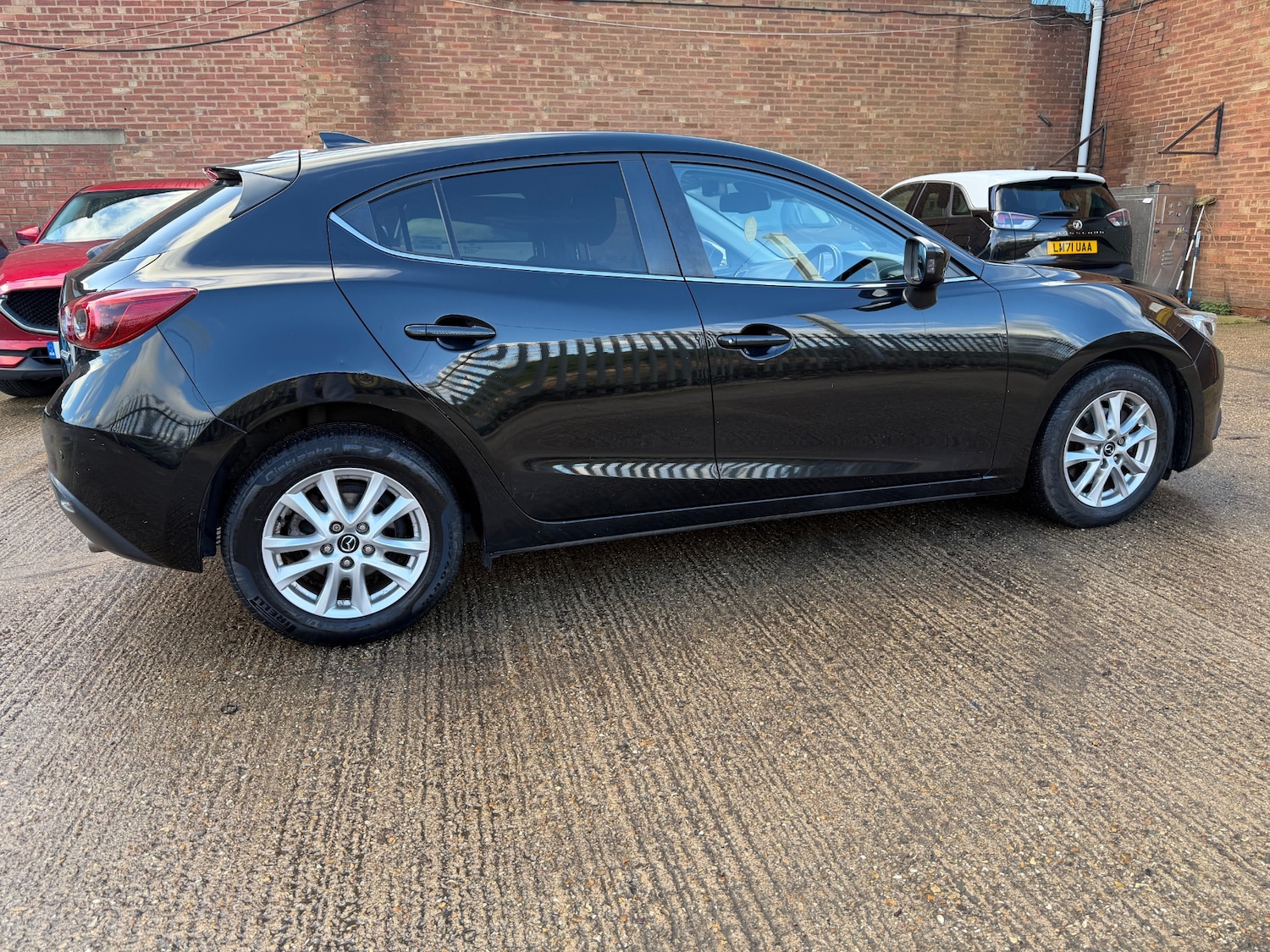 Used Mazda Mazda3 2015 for sale - 76791236: Photo 4