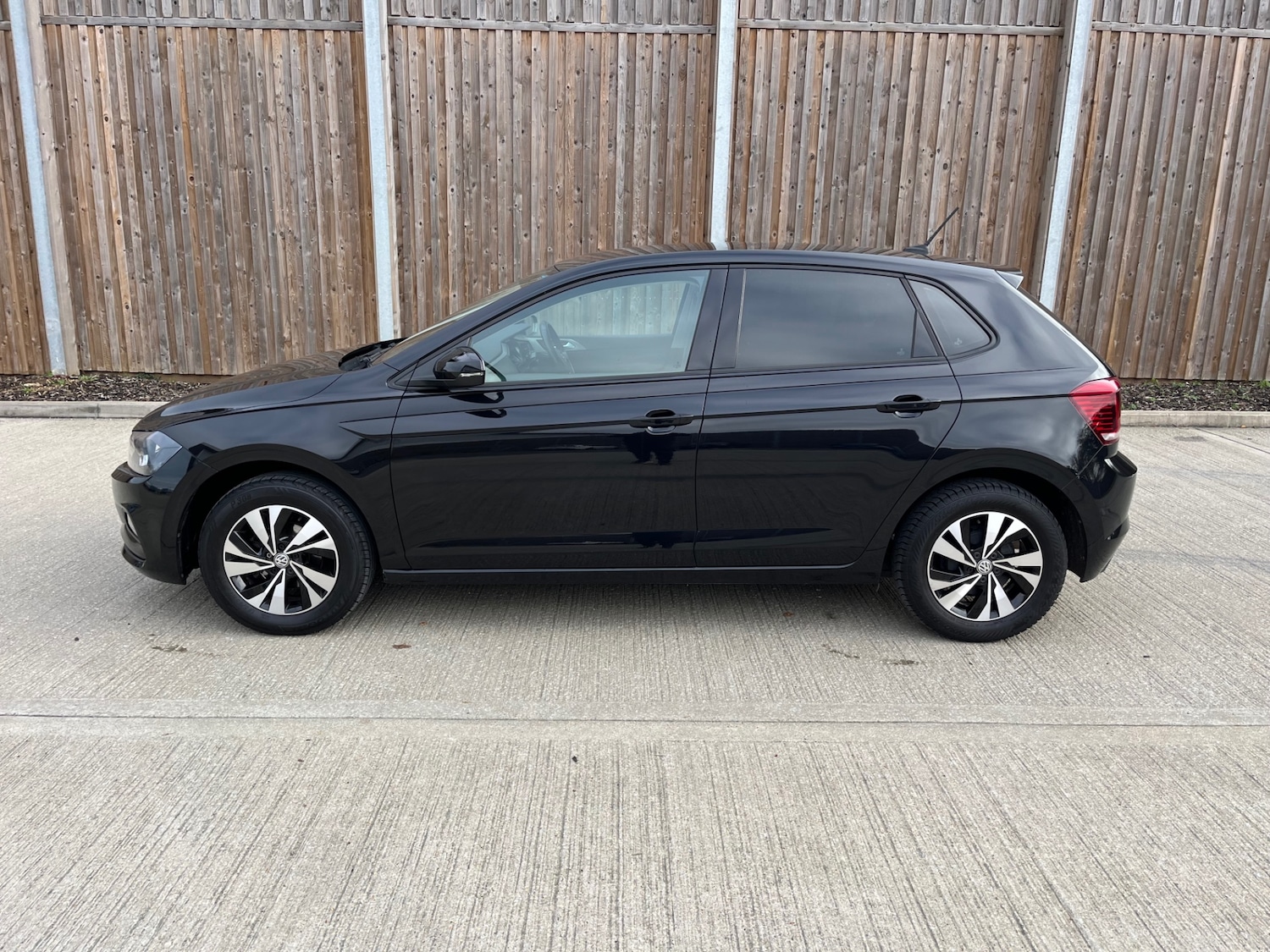 Used Volkswagen Polo 2019 for sale - 76626624: Photo 3