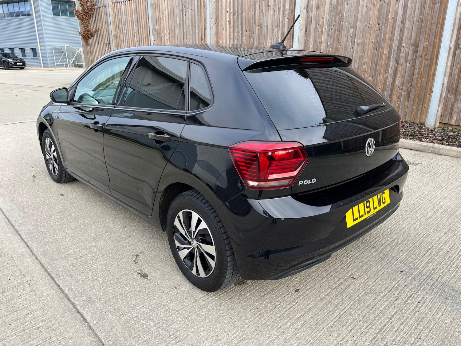 Used Volkswagen Polo 2019 for sale - 76626624: Photo 4