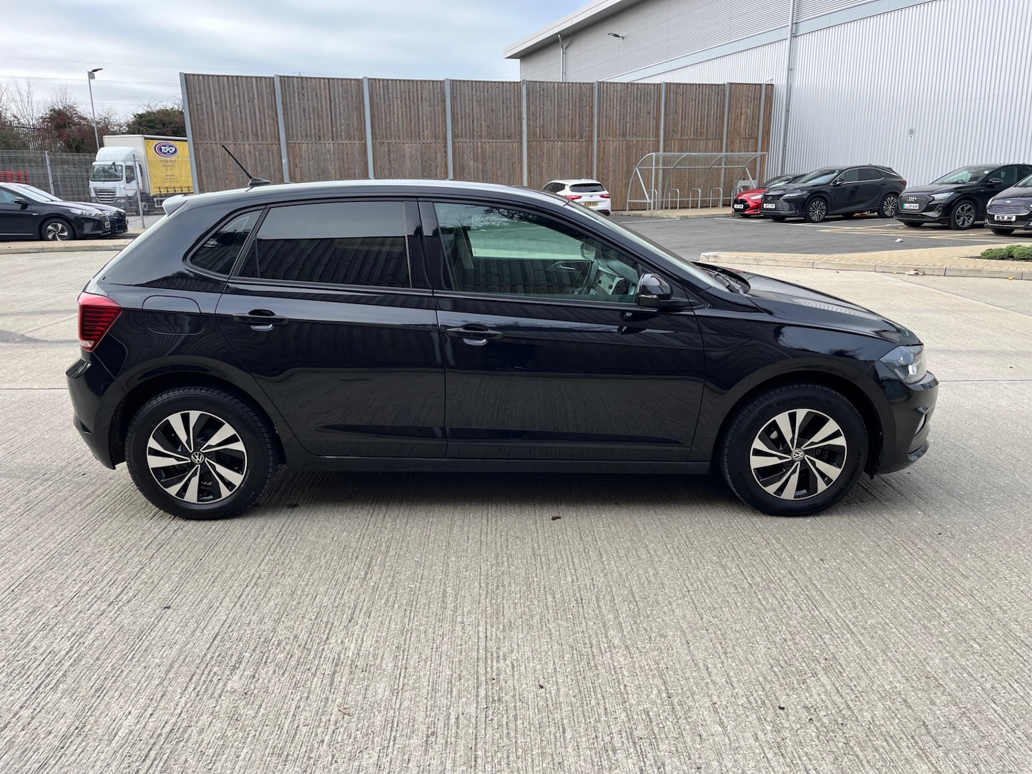 Used Volkswagen Polo 2019 for sale - 76626624: Photo 7