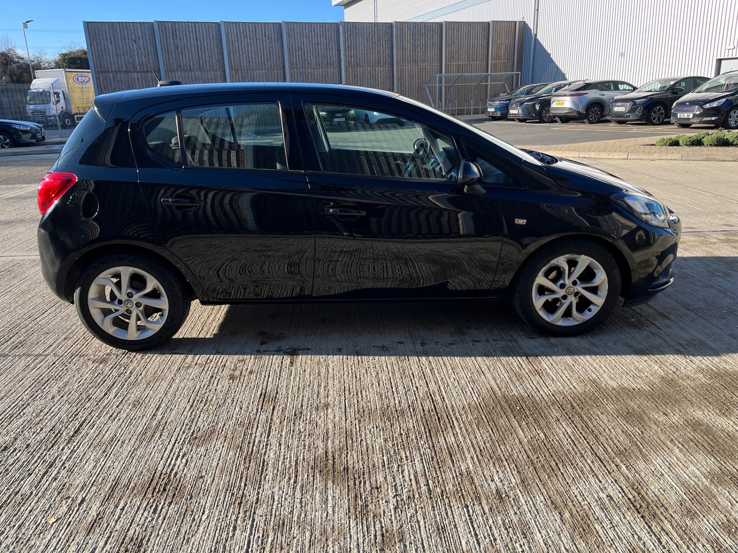 Used Vauxhall Corsa 2017 for sale - 76655824: Photo 5