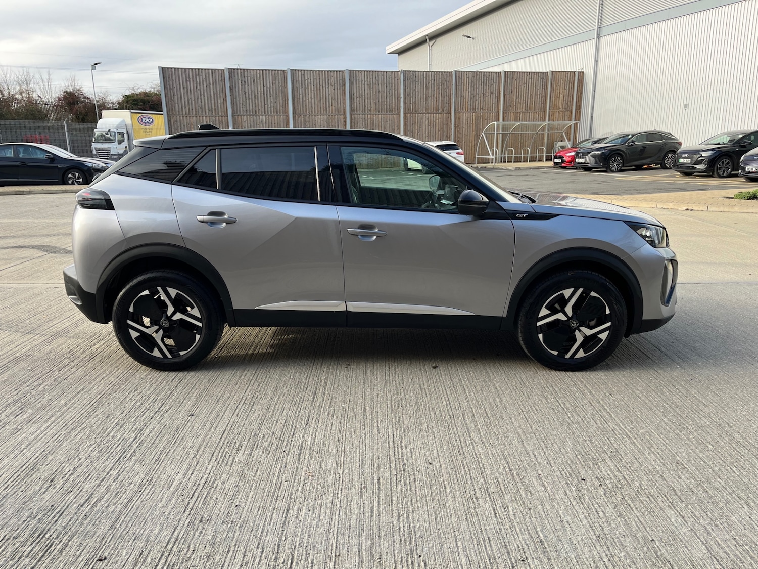 Used Peugeot 2008 2023 for sale - 77032841: Photo 6