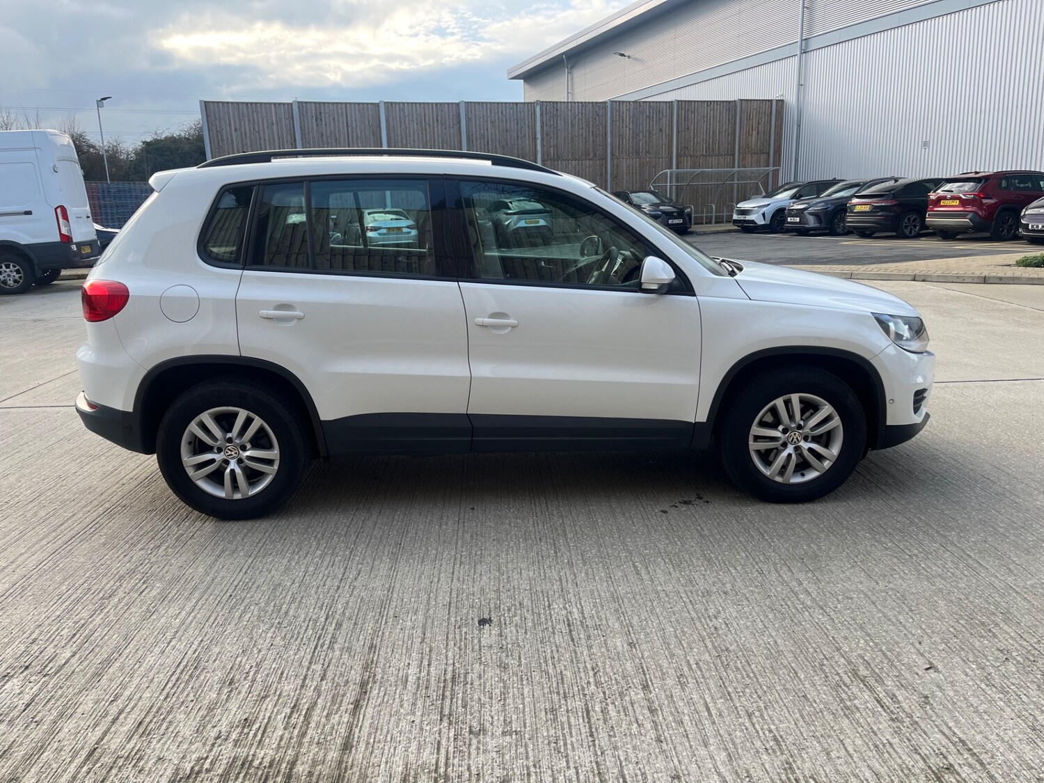 Used Volkswagen Tiguan 2015 for sale - 77495029: Photo 6