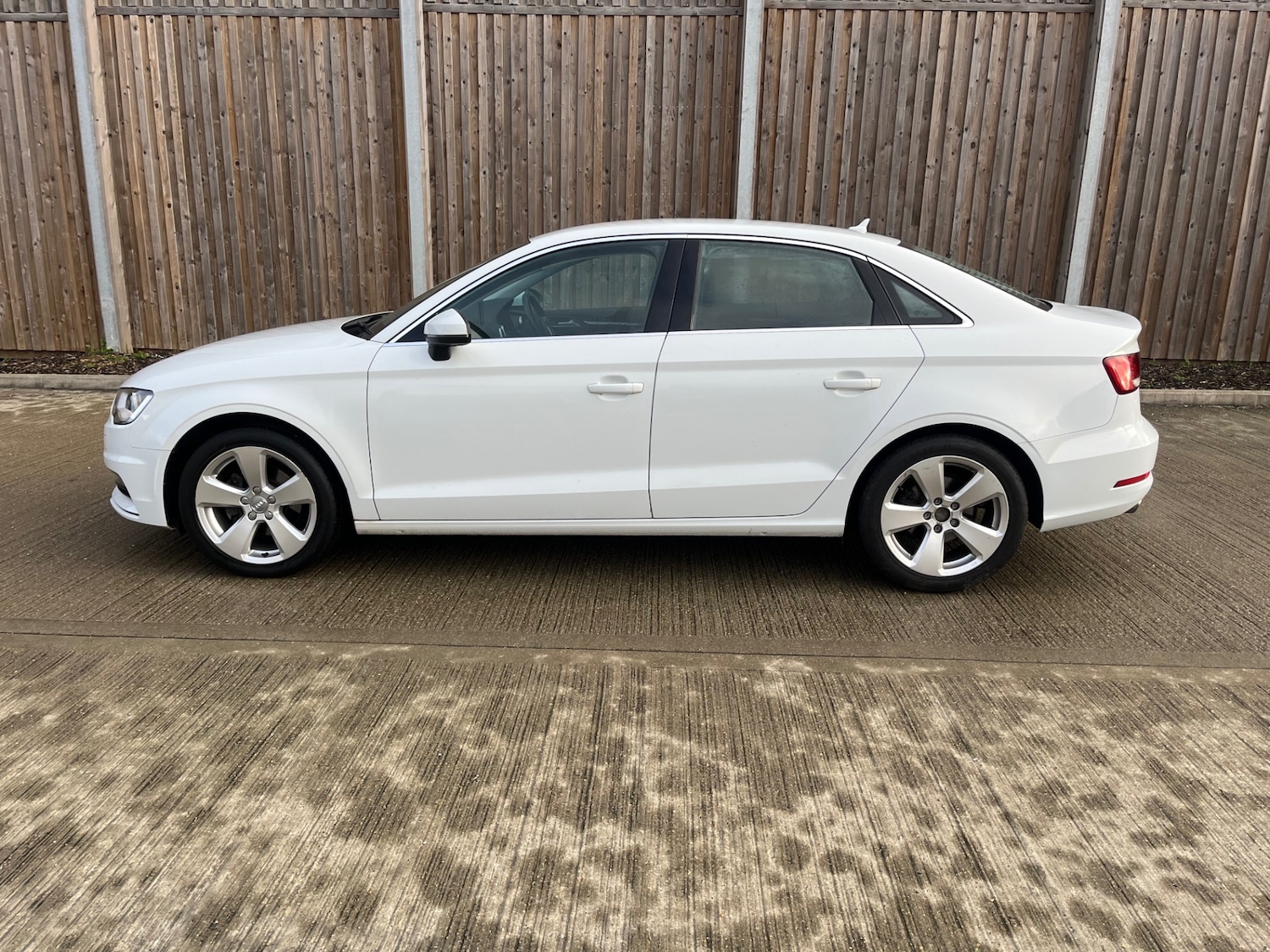 Used Audi A3 2016 for sale - 77058744: Photo 2
