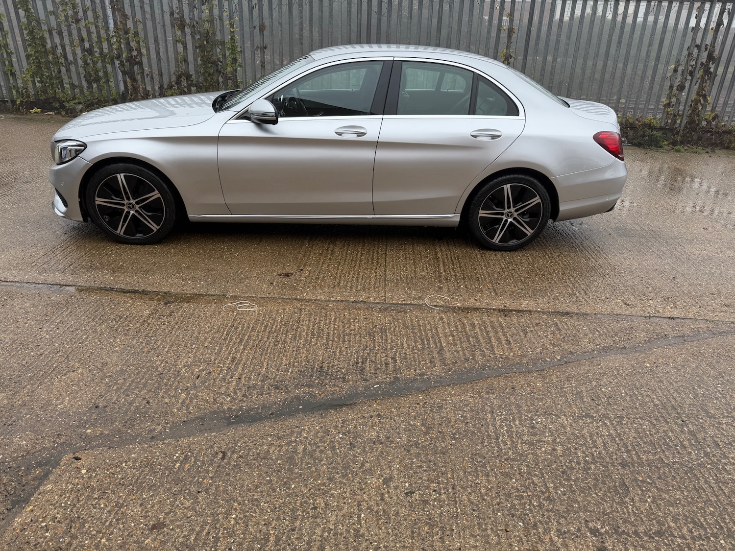 Used Mercedes-Benz C Class 2019 for sale - 76591317: Photo 3