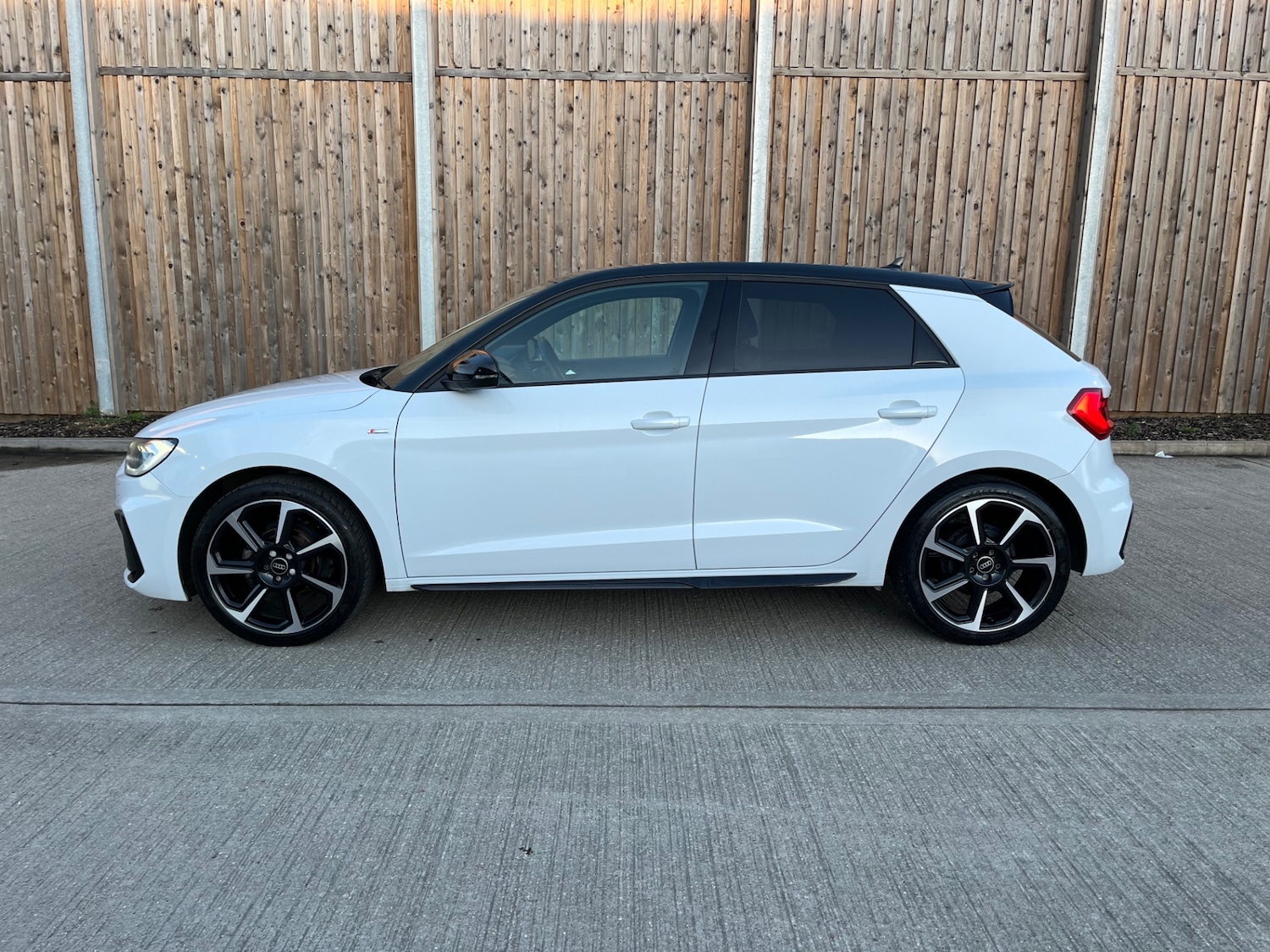 Used Audi A1 2023 for sale - 77438602: Photo 2