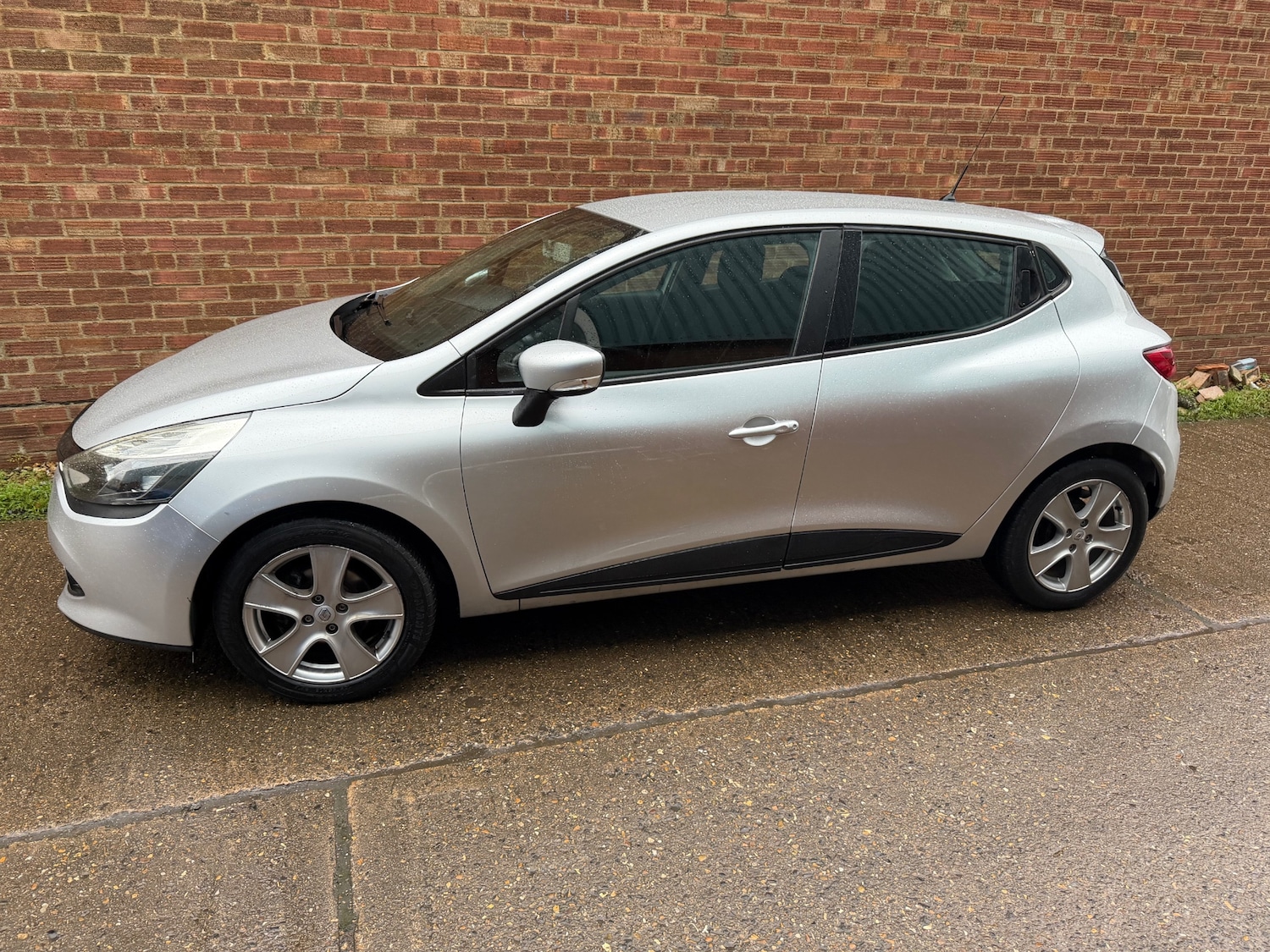 Used Renault Clio 2013 for sale - 76665222: Photo 10