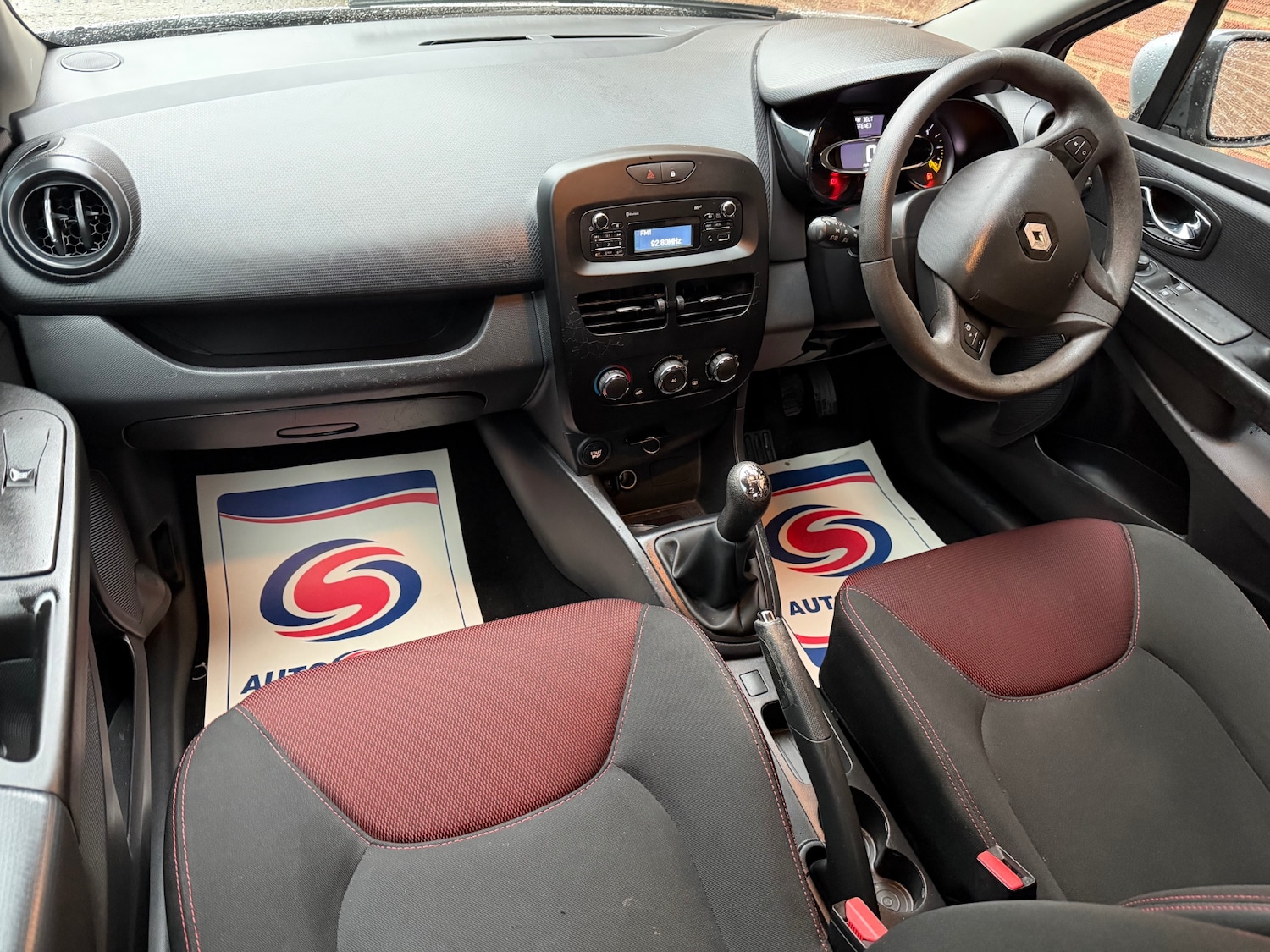 Used Renault Clio 2013 for sale - 76665222: Photo 15