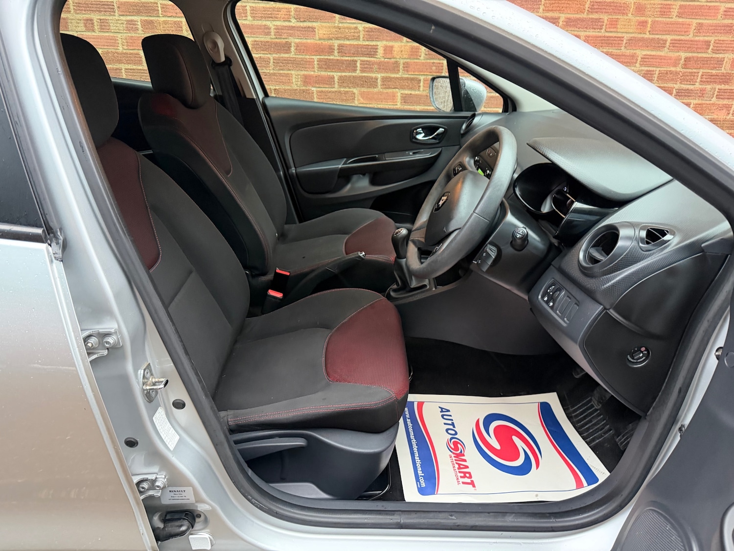 Used Renault Clio 2013 for sale - 76665222: Photo 3