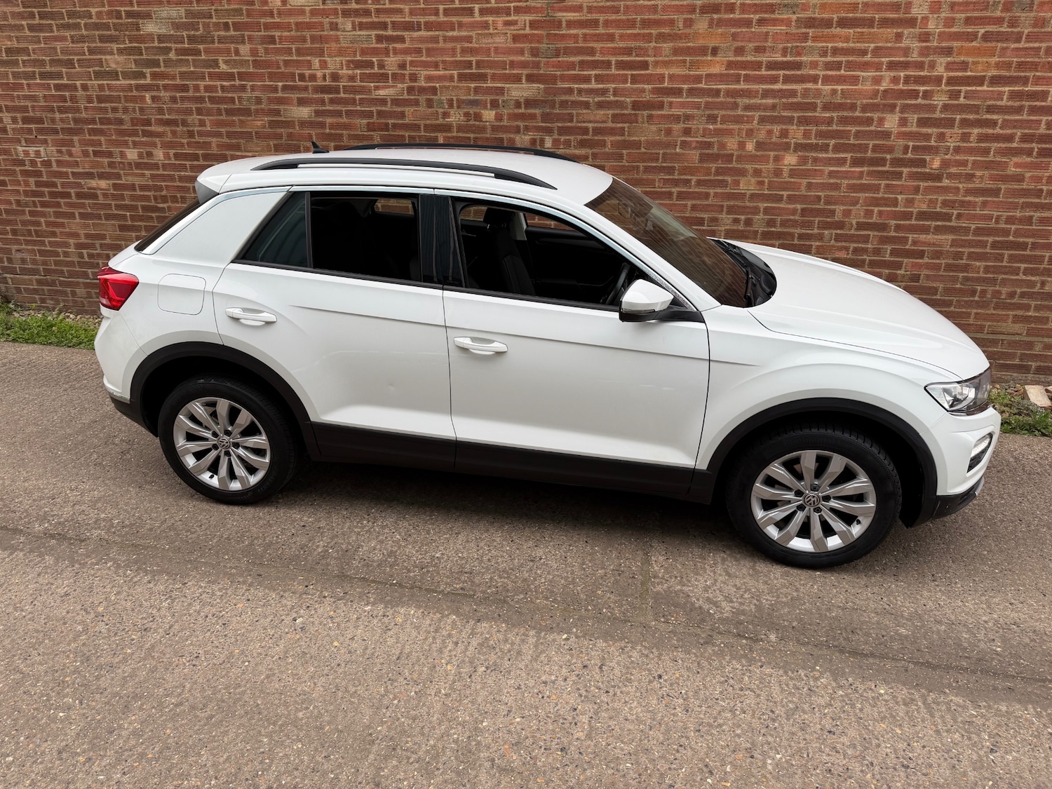 Used Volkswagen T-Roc 2020 for sale - 76123830: Photo 2