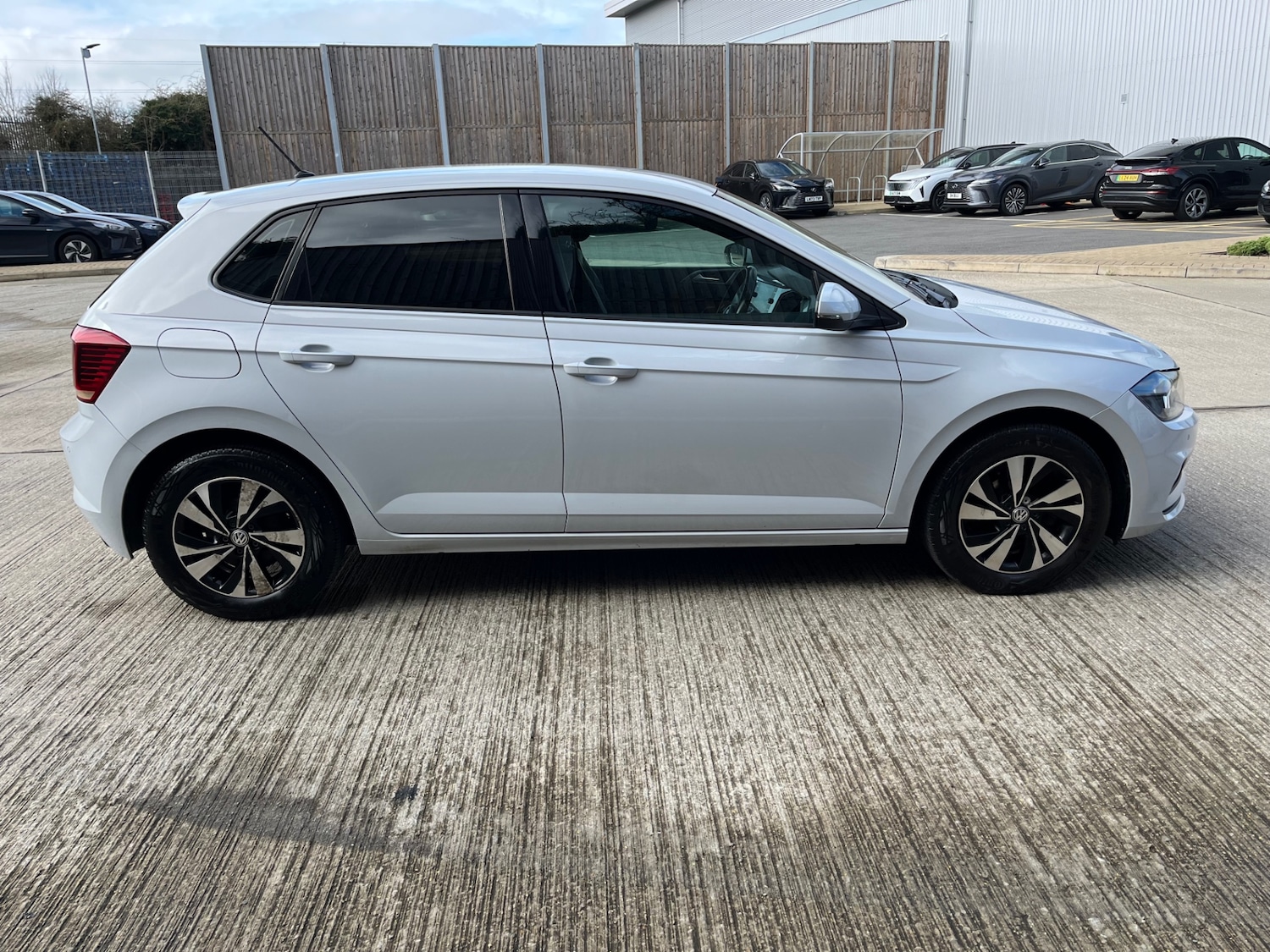 Used Volkswagen Polo 2018 for sale - 77915778: Photo 6