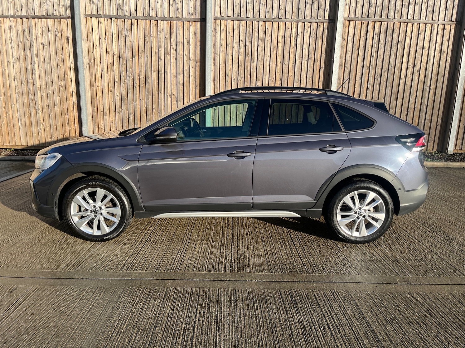 Used Volkswagen Taigo 2024 for sale - 77225303: Photo 2