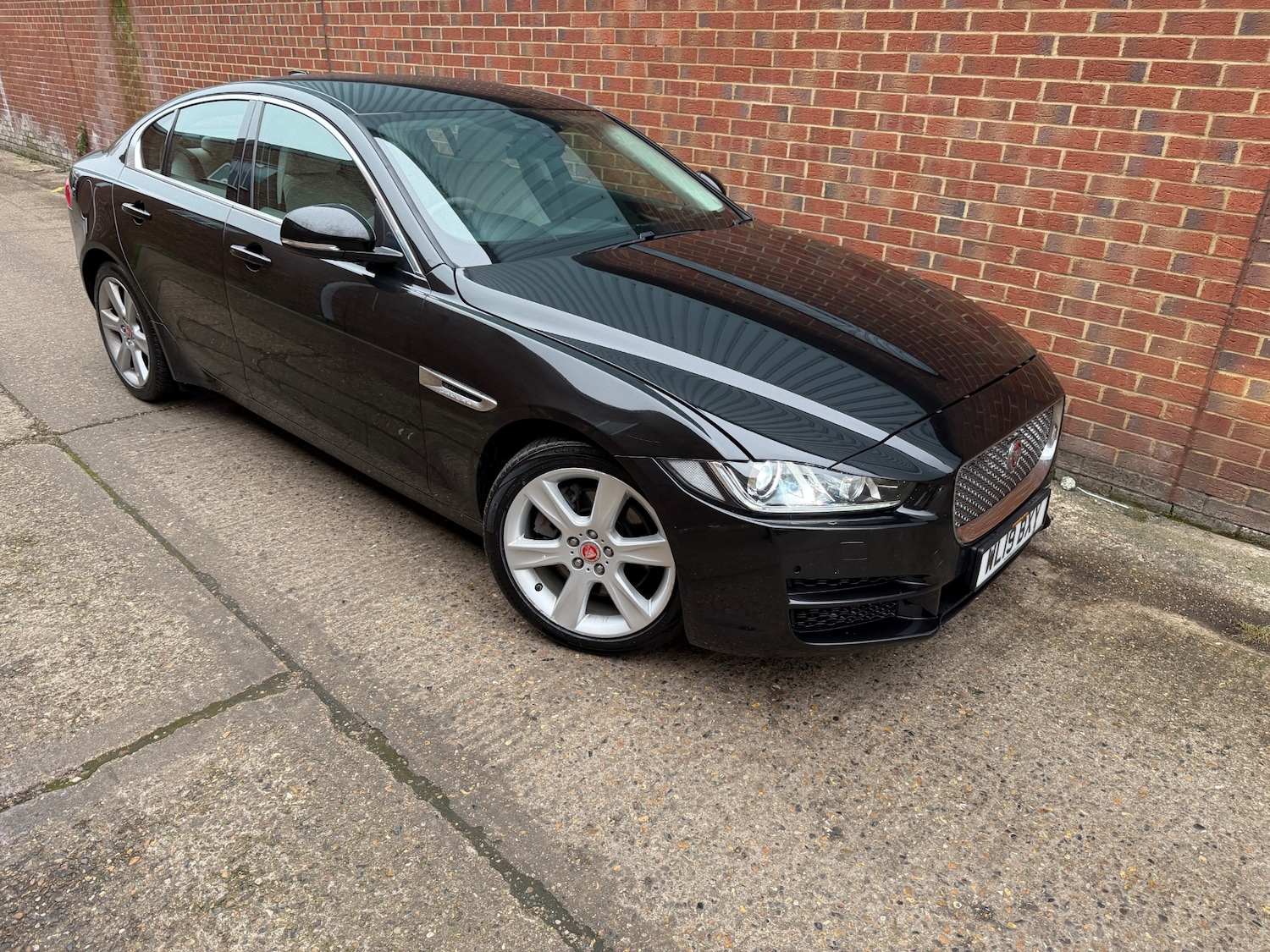Used Jaguar XE 2019 for sale - 76265558: Photo 13