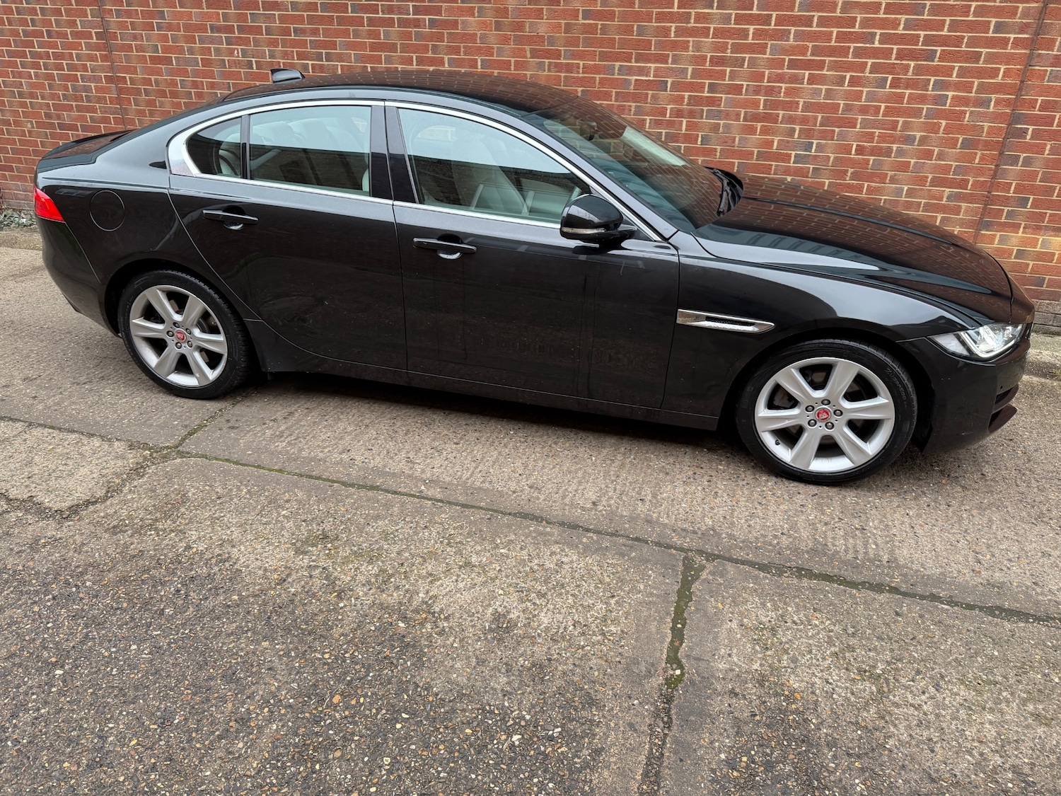 Used Jaguar XE 2019 for sale - 76265558: Photo 17