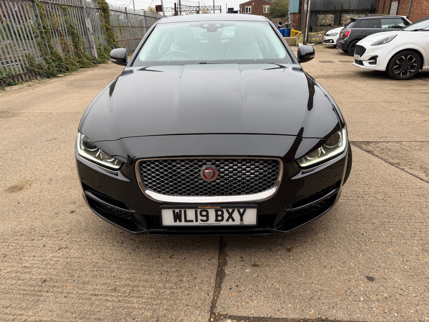 Used Jaguar XE 2019 for sale - 76265558: Photo 2