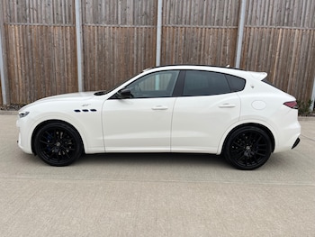 Used Maserati Levante 2023 for sale - 76022614: Photo