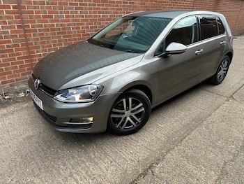 Volkswagen - Golf