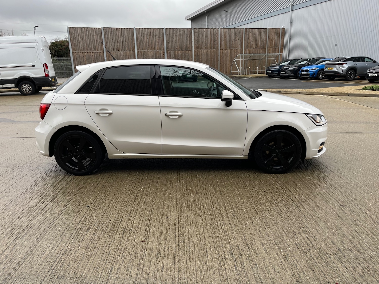 Used Audi A1 2015 for sale - 76682392: Photo 6