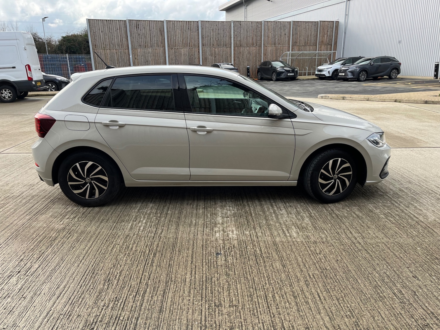 Used Volkswagen Polo 2024 for sale - 77458778: Photo 6