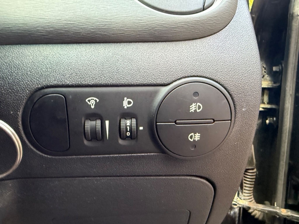 Used Hyundai i10 2009 for sale - 76895923: Photo 23