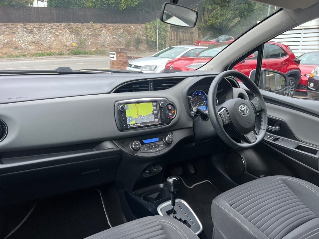 Used Toyota Yaris 2016 for sale - 76147237: Photo 25