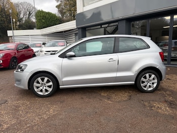 Used Volkswagen Polo 2010 for sale - 76235177: Photo