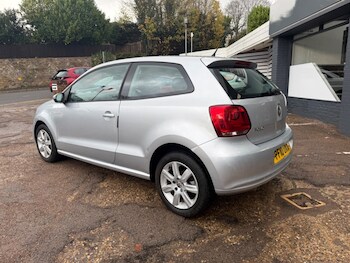 Used Volkswagen Polo 2010 for sale - 76235177: Photo