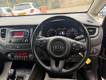 Used Kia Carens 2016 for sale - 76235176: Photo 3
