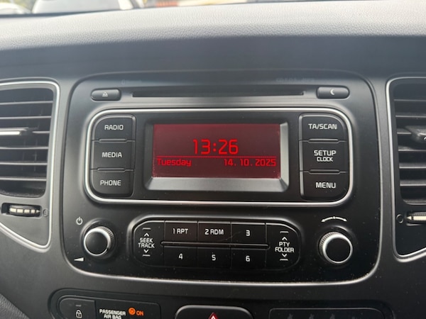 Used Kia Carens 2016 for sale - 76235176: Photo 8